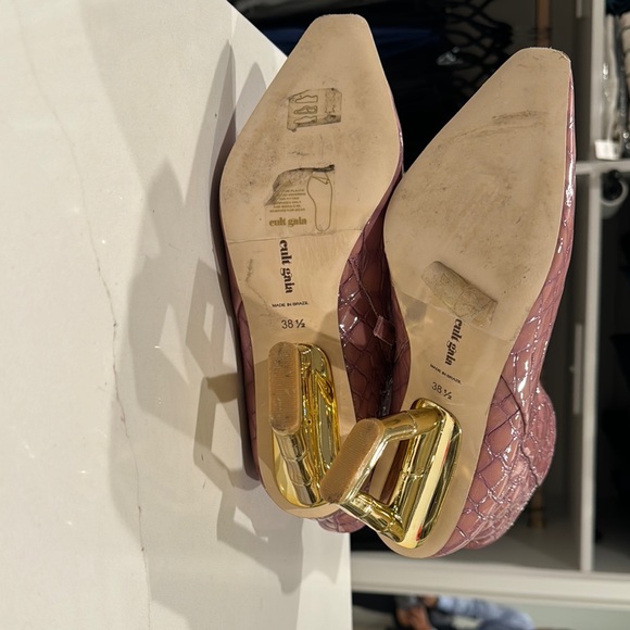 Unique Pink Croc-Embossed Ankle Boots - Picture 3 of 3